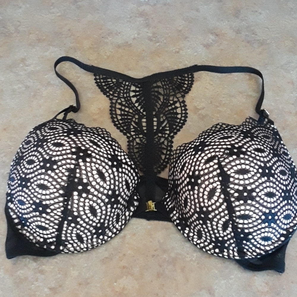 Daisy Fuentes Padded Push Up Bra 38C